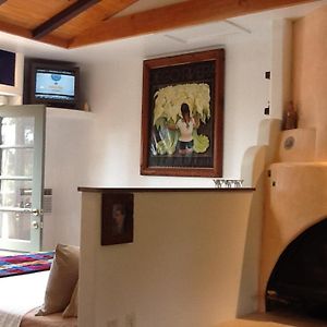 Les Artistes Inn
